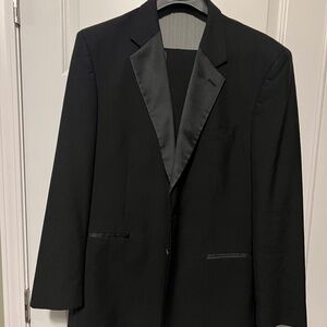 Geoffrey Beene Size R44 Tuxedo Coat